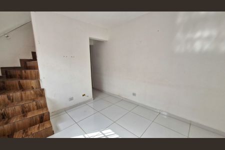 Casa para alugar com 60m², 2 quartos e 1 vaga