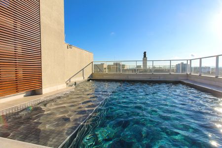 Apartamento à venda com 36m², 1 quarto e 1 vaga Apartamento à venda com 36m², 1 quarto e 1 vagaÁrea comum - Piscina