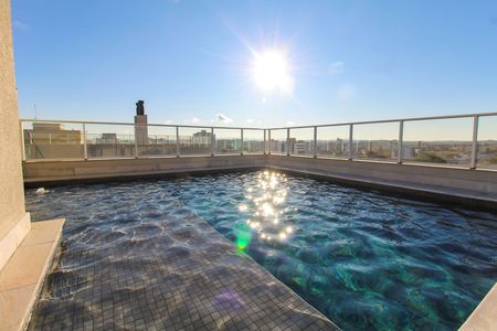 Apartamento à venda com 36m², 1 quarto e 1 vaga Apartamento à venda com 36m², 1 quarto e 1 vagaÁrea comum - Piscina