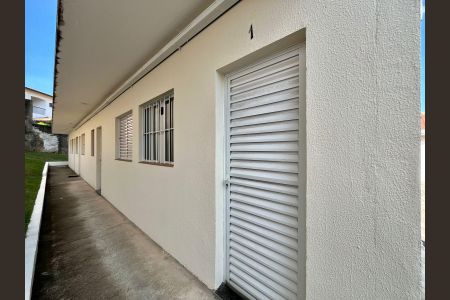 Casa para alugar com 25m², 1 quarto e 1 vagaEntrada lateral