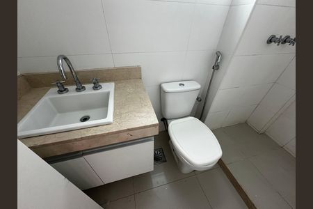 Apartamento para alugar com 105m², 3 quartos e 2 vagas Apartamento para alugar com 105m², 3 quartos e 2 vagasBanheiro do Quarto 3