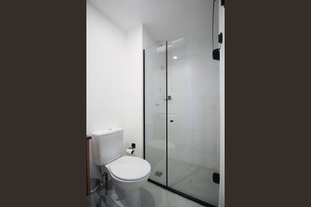 Studio para alugar com 24m², 1 quarto e sem vaga Studio para alugar com 24m², 1 quarto e sem vagaBanheiro social