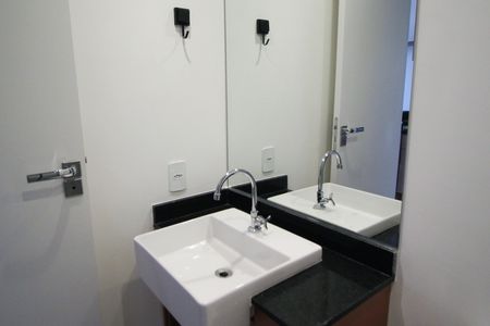Studio para alugar com 24m², 1 quarto e sem vaga Studio para alugar com 24m², 1 quarto e sem vagaBanheiro social