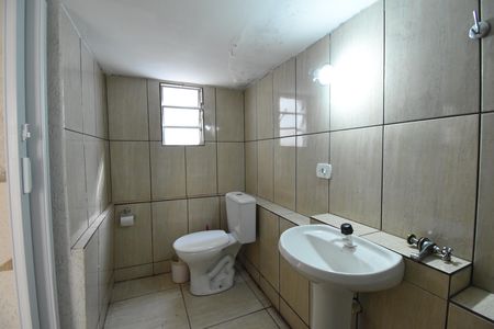 Casa para alugar com 282m², 3 quartos e 5 vagasBanheiro do Porão 