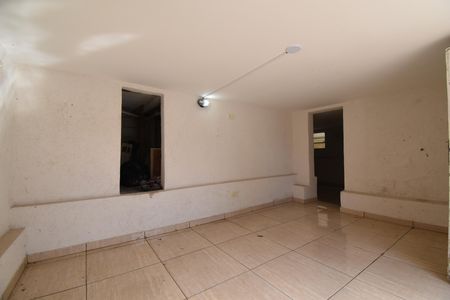 Casa para alugar com 282m², 3 quartos e 5 vagasPorão 