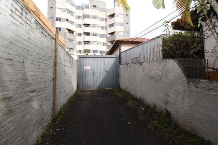 Casa para alugar com 282m², 3 quartos e 5 vagasFachada
