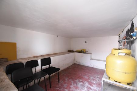 Casa para alugar com 282m², 3 quartos e 5 vagasPorão 