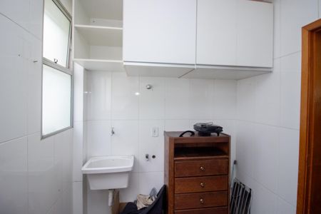 Apartamento à venda com 40m², 2 quartos e 1 vaga Apartamento à venda com 40m², 2 quartos e 1 vagaCozinha e Área de Serviço