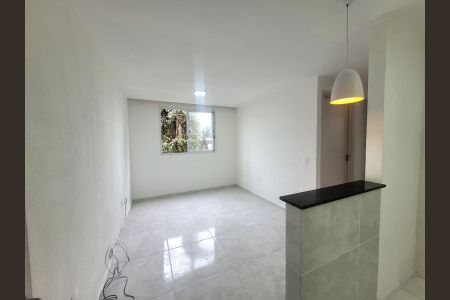 Sala de apartamento para alugar com 2 quartos, 40m² em Gardênia Azul, Rio de Janeiro