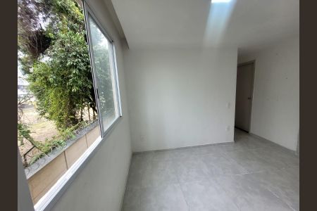 Quarto de apartamento para alugar com 2 quartos, 40m² em Gardênia Azul, Rio de Janeiro