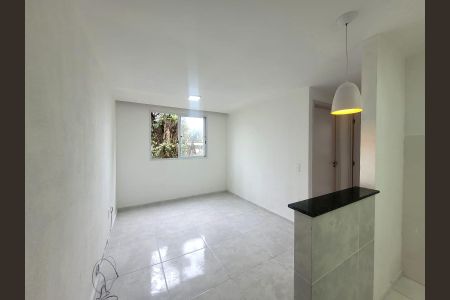Sala de apartamento para alugar com 2 quartos, 40m² em Gardênia Azul, Rio de Janeiro