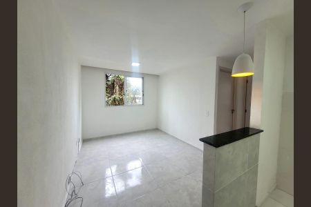 Sala de apartamento para alugar com 2 quartos, 40m² em Gardênia Azul, Rio de Janeiro