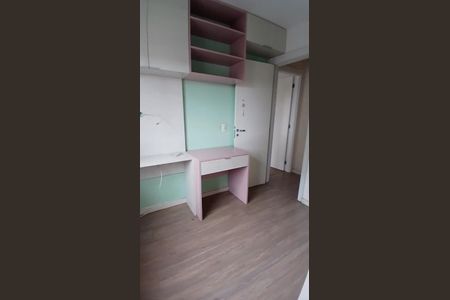 Quarto 1 de apartamento para alugar com 2 quartos, 62m² em Capão Raso, Curitiba
