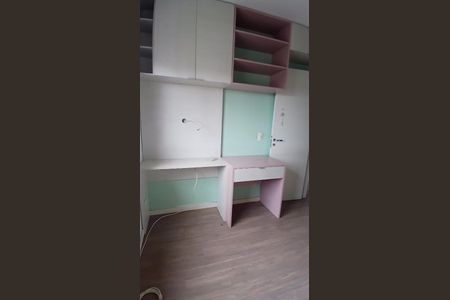 Quarto 1 de apartamento para alugar com 2 quartos, 62m² em Capão Raso, Curitiba