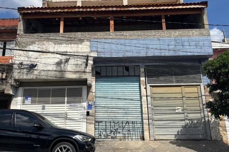 Casa para alugar com 65m², 2 quartos e sem vagaFachada