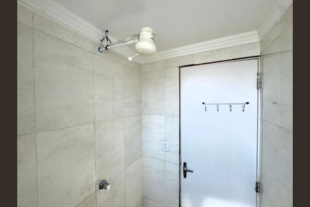 Banheiro de kitnet/studio para alugar com 1 quarto, 30m² em Parque Continental Iii, Guarulhos