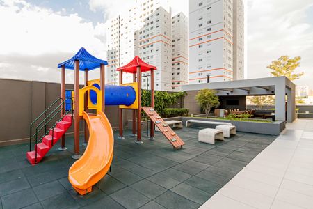 Apartamento à venda com 37m², 2 quartos e 1 vaga Apartamento à venda com 37m², 2 quartos e 1 vagaÁrea comum - Playground