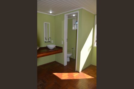 Banheiro da Suíte 1 de casa para alugar com 3 quartos, 150m² em Itaipava, Petrópolis