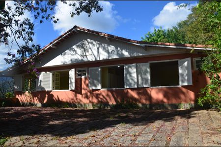Casa para alugar com 150m², 3 quartos e 4 vagasFachada