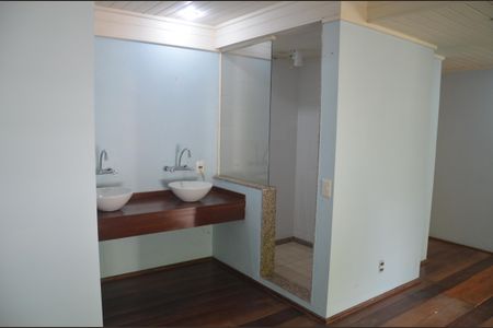 Casa para alugar com 150m², 3 quartos e 4 vagasBanheiro da Suíte 2