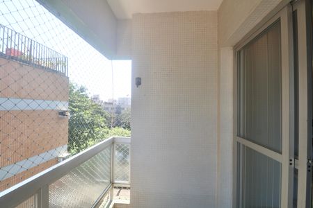 Apartamento para alugar com 90m², 2 quartos e 1 vagaVaranda
