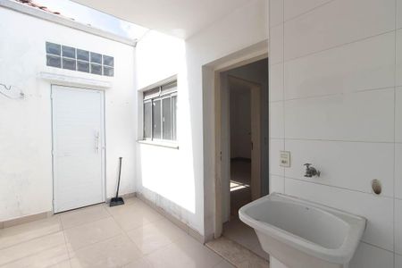 Casa à venda com 750m², 7 quartos e 3 vagas Casa à venda com 750m², 7 quartos e 3 vagasÁrea de Serviço Apart. 2