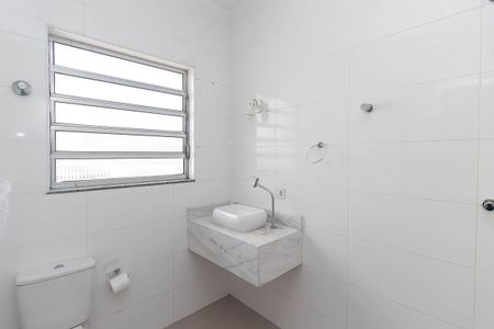 Casa à venda com 750m², 7 quartos e 3 vagas Casa à venda com 750m², 7 quartos e 3 vagasBanheiro Apart. 2