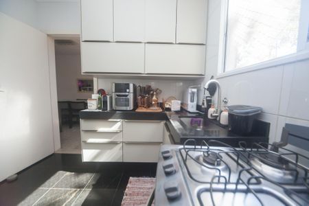 Casa de condomínio para alugar com 226m², 5 quartos e 3 vagasCozinha