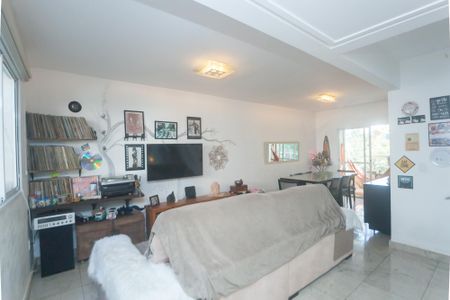 Casa de condomínio para alugar com 226m², 5 quartos e 3 vagassala