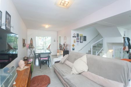 Casa de condomínio para alugar com 226m², 5 quartos e 3 vagassala