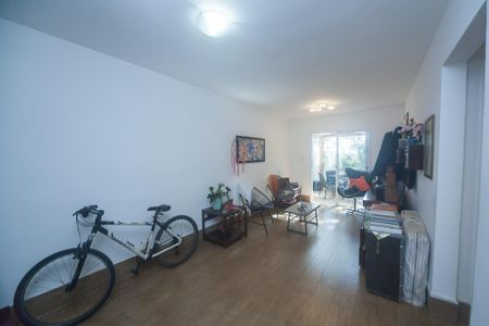 Casa de condomínio para alugar com 226m², 5 quartos e 3 vagassala 2 