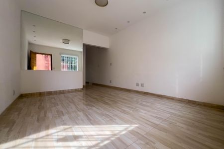 Sala de casa para alugar com 2 quartos, 110m² em Cambuci, São Paulo