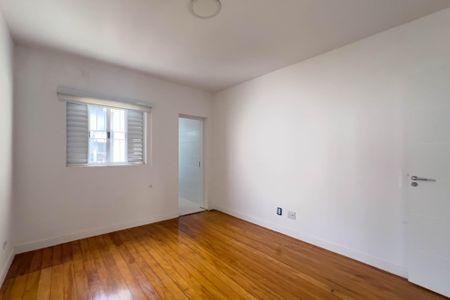 Quarto 1 de casa para alugar com 2 quartos, 110m² em Cambuci, São Paulo