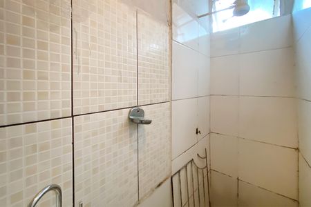 Banheiro de casa para alugar com 1 quarto, 30m² em Senhor dos Passos, Belo Horizonte