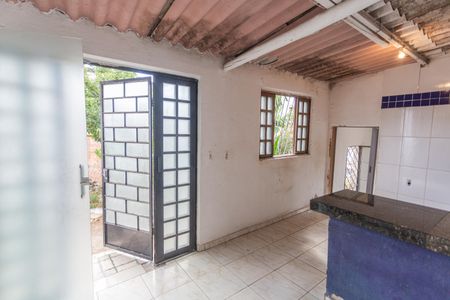Sala de casa para alugar com 1 quarto, 30m² em Senhor dos Passos, Belo Horizonte