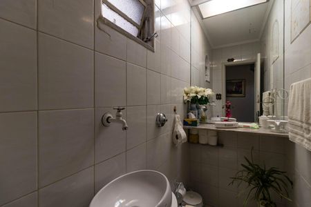 Casa à venda com 350m², 4 quartos e 4 vagasLavabo