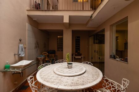 Casa à venda com 350m², 4 quartos e 4 vagasQuintal