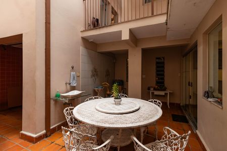 Casa à venda com 350m², 4 quartos e 4 vagasQuintal