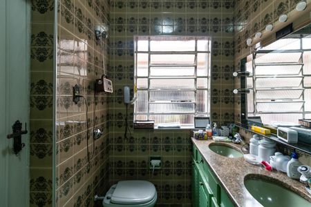 Casa à venda com 350m², 4 quartos e 4 vagasBanheiro da Suíte 3