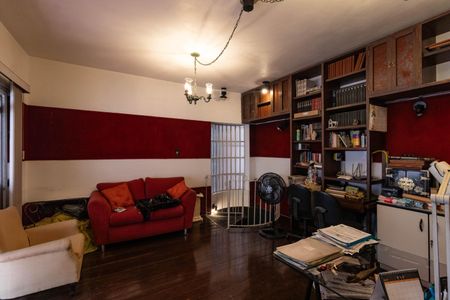 Casa à venda com 350m², 4 quartos e 4 vagasEdícula - Sala