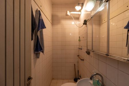 Casa à venda com 350m², 4 quartos e 4 vagasBanheiro de serviço