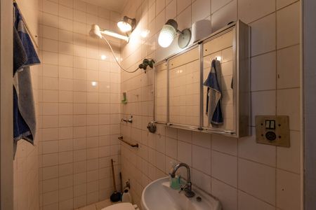 Casa à venda com 350m², 4 quartos e 4 vagasBanheiro de serviço