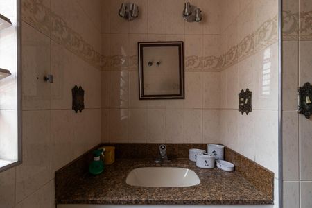 Casa à venda com 350m², 4 quartos e 4 vagasBanheiro da Suíte 2