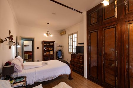 Casa à venda com 350m², 4 quartos e 4 vagasSuíte 3