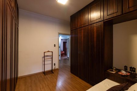 Casa à venda com 350m², 4 quartos e 4 vagasQuarto