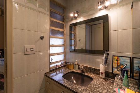Casa à venda com 350m², 4 quartos e 4 vagasBanheiro da Suíte 1