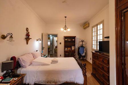 Casa à venda com 350m², 4 quartos e 4 vagasSuíte 3
