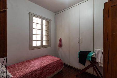 Casa à venda com 350m², 4 quartos e 4 vagasQuarto de Serviço