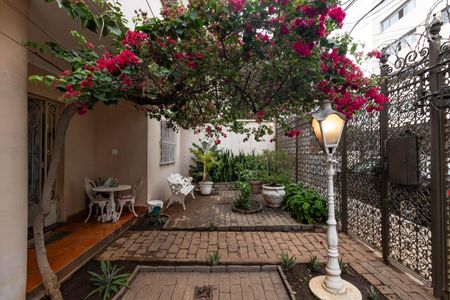 Casa à venda com 350m², 4 quartos e 4 vagasEntrada