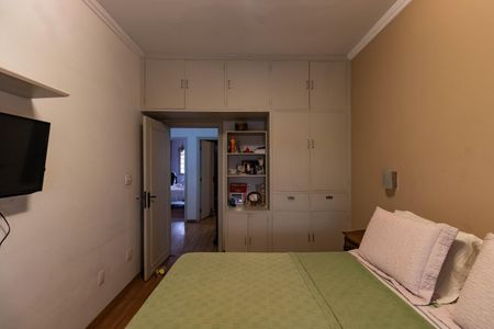 Casa à venda com 350m², 4 quartos e 4 vagasSuíte 1